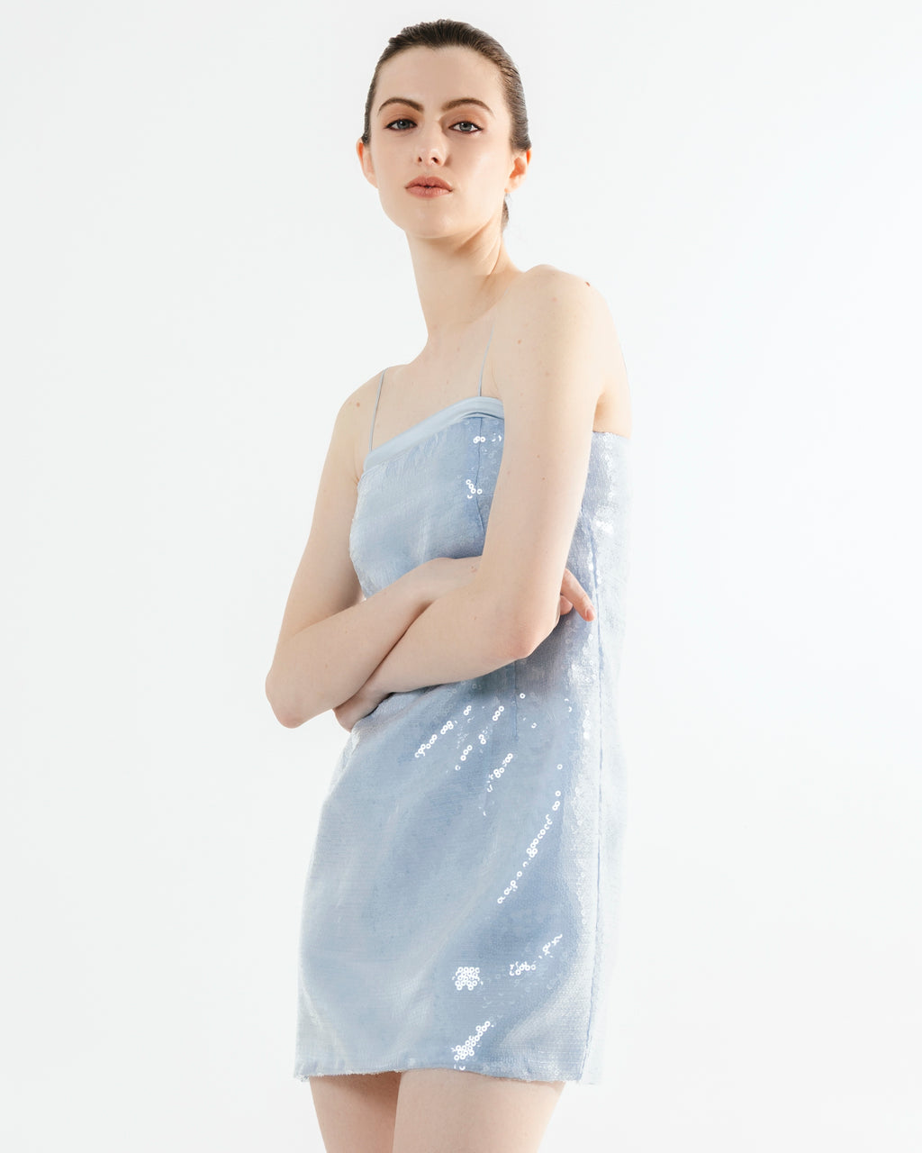 Robe courte en soie bleue à paillettes