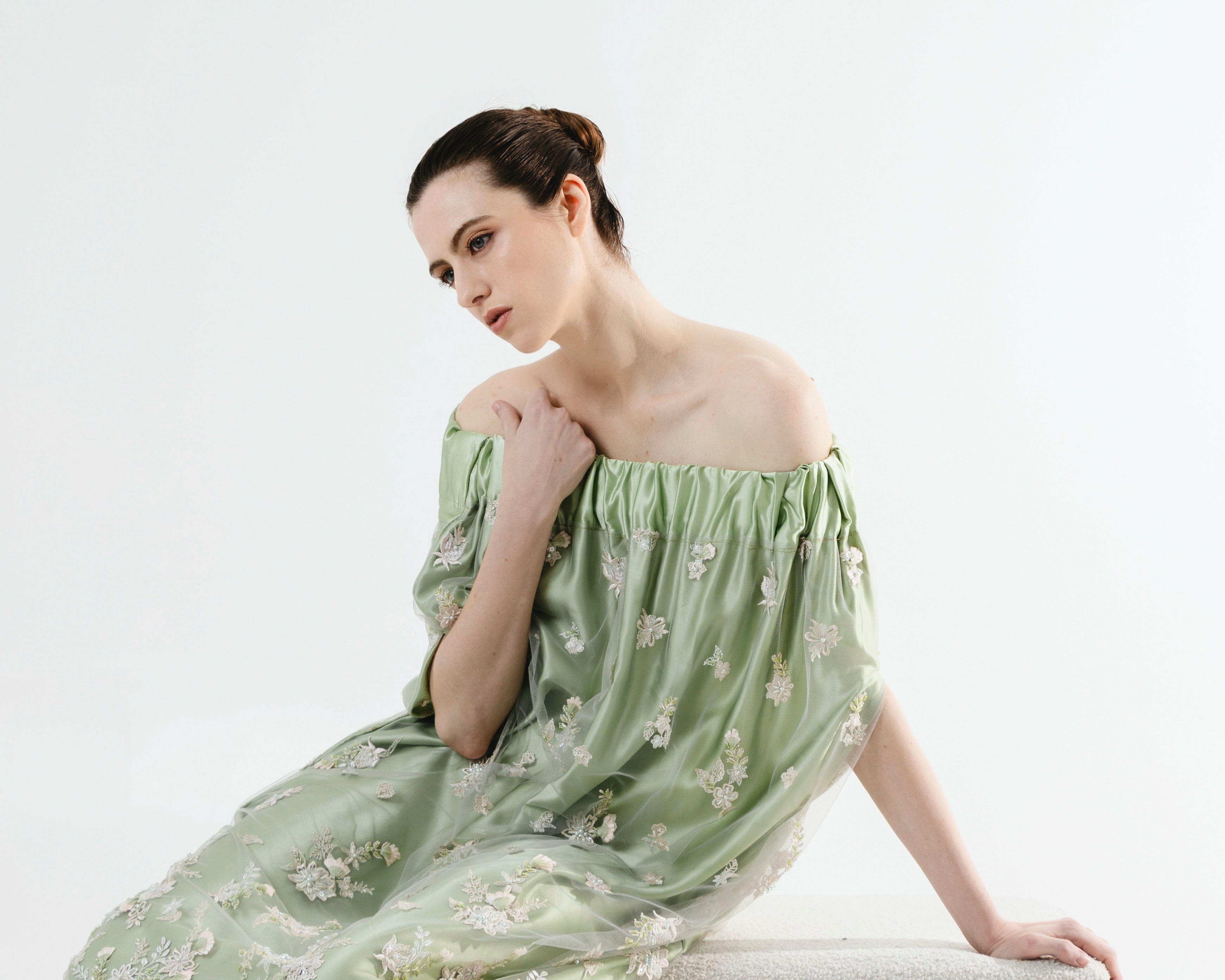 Robe Émeraude en dentelle avec tulle brodé