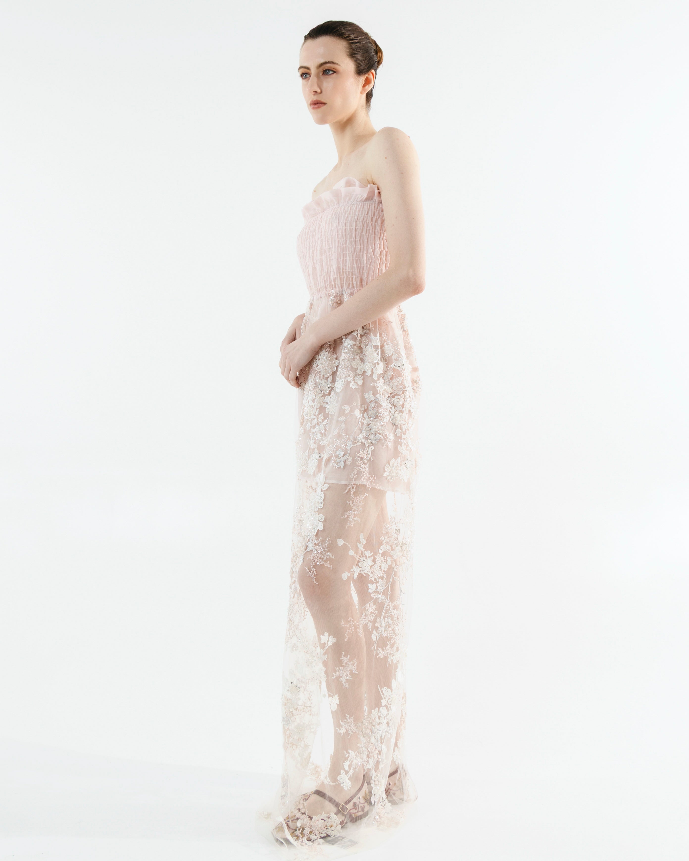Robe Rose en dentelle avec tulle brodé - Précommande