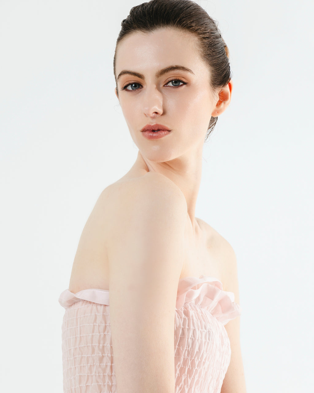 Robe Rose en dentelle avec tulle brodé - Précommande