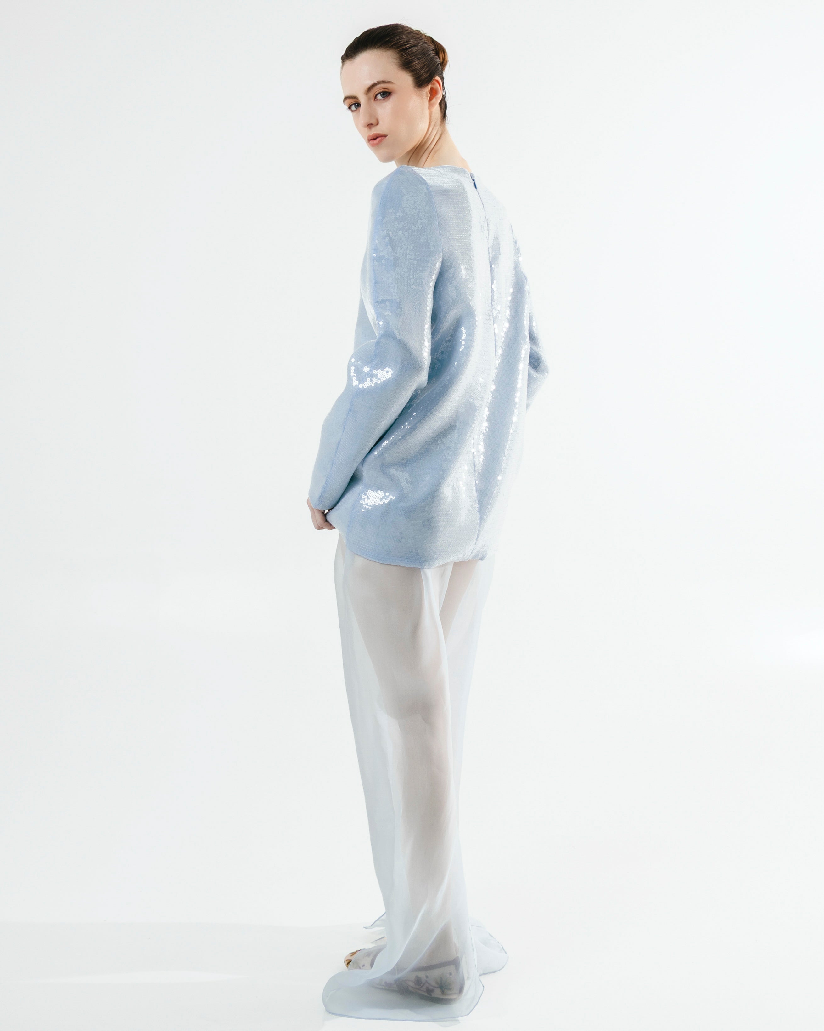 Robe longue en soie bleue à paillettes