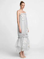 Robe en dentelle et organza à tulle brodé
