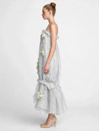 Robe en dentelle et organza à tulle brodé