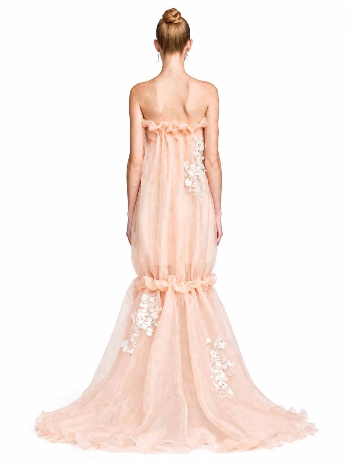 Robe en organza rose à volants
